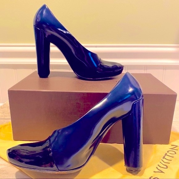 Louis Vuitton Navy Patent Leather Pumps Stilettos Sculptured Heel, Black Cap Toe - Picture 6 of 16